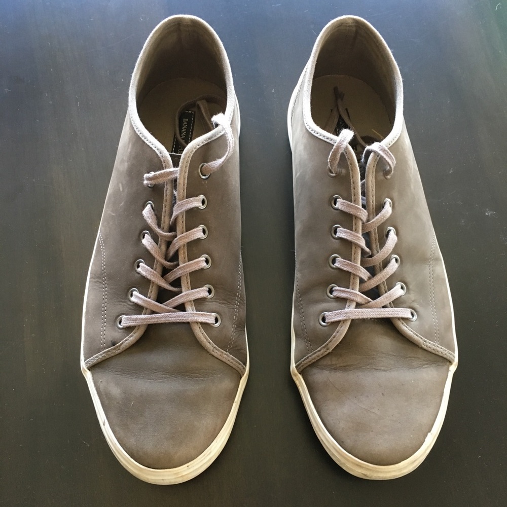 New & beautiful leather Banana Republic mens shoes